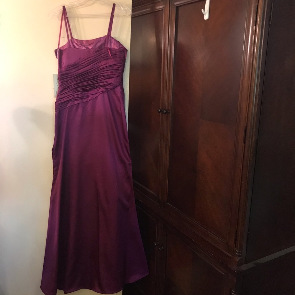 ๐ Fanny Fashion Magenta Gown-Small - Picture 2 of 7